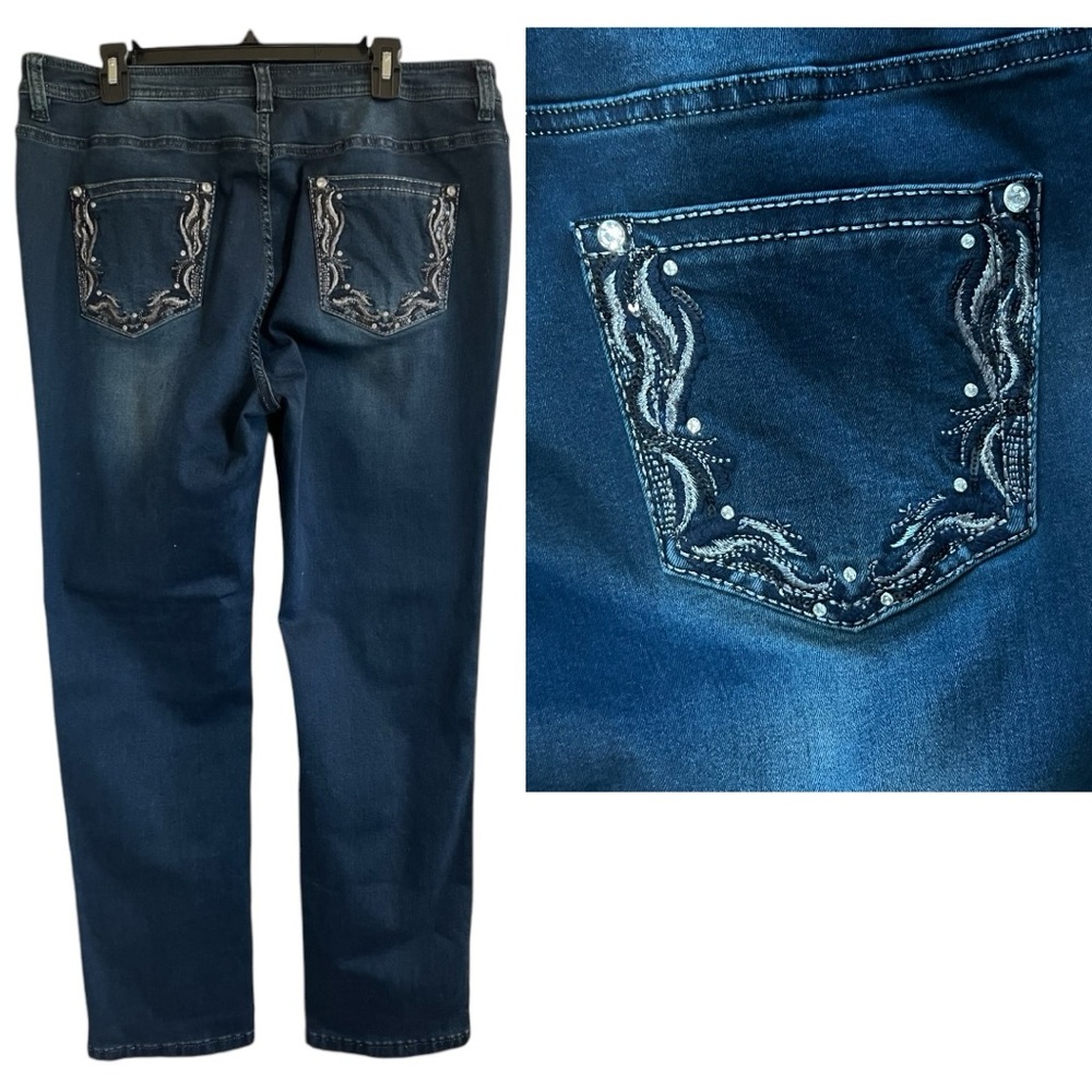 Reba  jeans embroidered pockets Rhinestone  buttons. Size 16 plus NWT